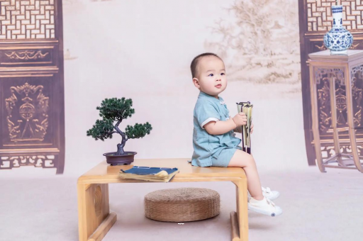 包头宝宝多久开始攒肚